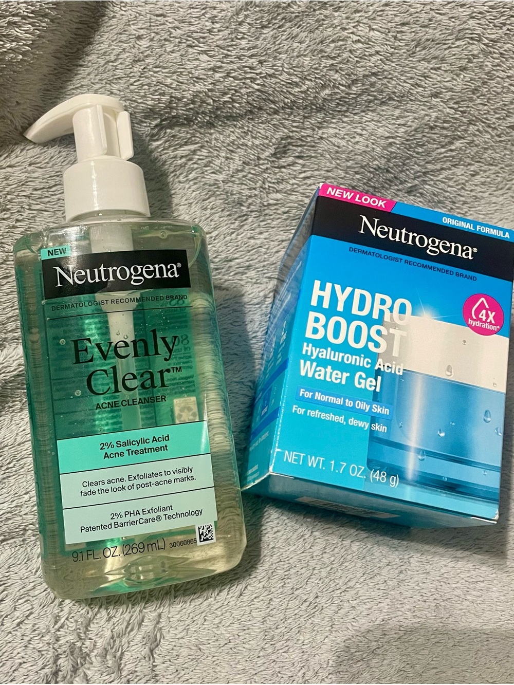Neutrogena Hydro Boost Water Gel & Evenly Clear Cleanser — Clear Green and Blue
